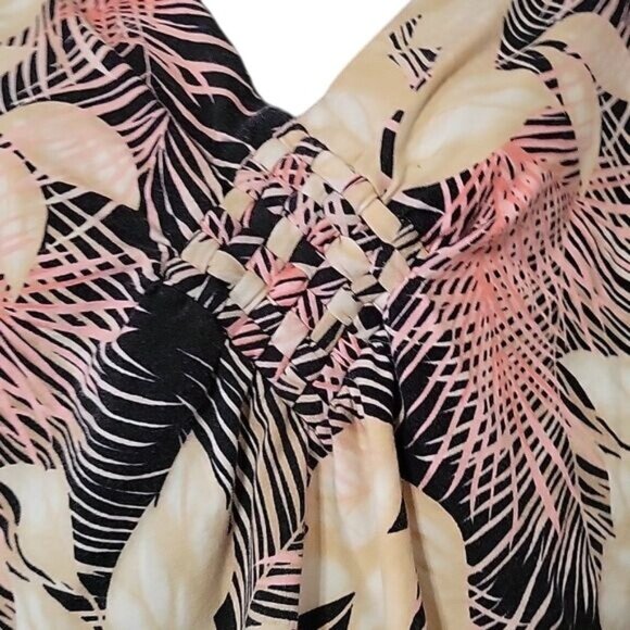 Caribbean Joe Leaf Print V-Neck‎ Stretch Top Womens Size M Black/Pink - Picture 2 of 5